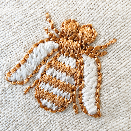 Toscana Bee Linen Napkins in Oatmeal Stone – Set of 4