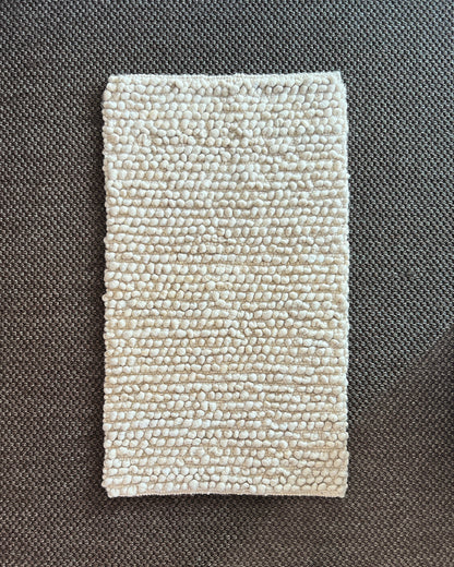 Fatima Bobble Wool Area Rug in White 2.5ft by 4ft